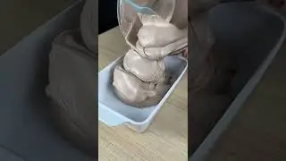 Delicioso helado de chocolate con sólo 3 ingredientes.
