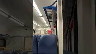 Утро в электричке. И снова в путь.
