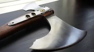 I made another LEVIATHAN AXE