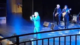 Peter Noone & Herman's Hermits - I'm Into Something Good & Wonderful World