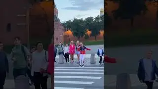 ГОПНИК спел на светофоре 🕺💃👯