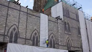 Trompe l’oeil installation on the Centre Block