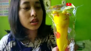 bumil cantik diajakin buka paketan