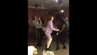 Танцуют все