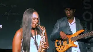 Jeanette Harris performing 