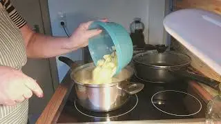 как я проращиваю сельдерей и  сварила очень вкусный супчик