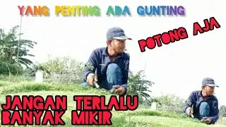 YANG PENTING ADA.!!!!  cara cepat potong rumput makam !! #belajaryoutube #youtobepemula #yt