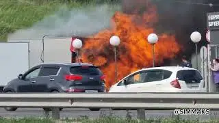 В Красноярска за несколько минут полностью сгорел павильон.