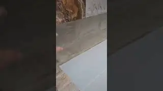 Облицовка бассейна в процессе...