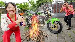 PRANK BAKAR MOTOR BARU ZAINAL!! DIA PANIK BANGET!!