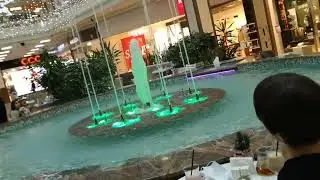 Танцующий фонтан в ТРЦ 