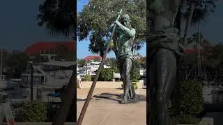 King Neptune Statue in Shelter Cove Harbour!! #shorts #hiltonhead #neptune #sundial #hhi #iconic