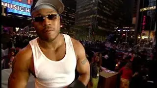 LL Cool J arrives at the VMAs (2000)