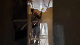 Ломаю перегородку из газобетона. Идёт тяжело -собирал по инструкции 🤪