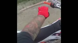 Эндуро) прокатиться в +33 жару на мотоцикле то еще удовольствие)))