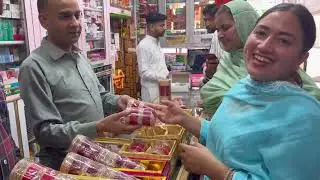 Sandeep de viah di shopping