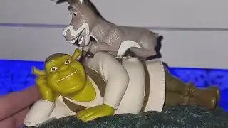 2004 SHREK ALARM CLOCK *RARE*
