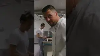 Jouw passie voor eten inzetten aan boord van een marineschip? Tag degene die jij dit ziet doen! ⚓️