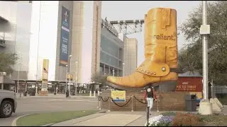 Cat Lift Trucks Invites You to the Houston Livestock Show and Rodeo