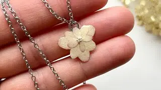 DIY Real flower jewelry with uv resin and pressed hydrangeas