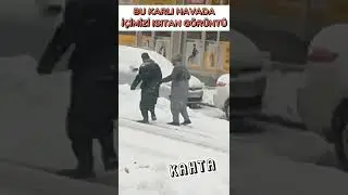 Karlı yolda düşmemek için birbirinin elini tutan iki engelli kardeşimiz...