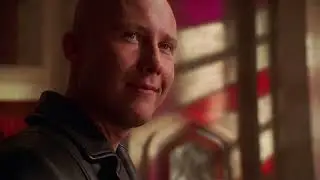 Smallville Season 6x01 Zod stabs Lana in the hand