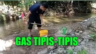 KEGIATAN SANTAI BERANTAI DI KEBUN|| AMBIL PASIR DI SUNGAI DAN MEMBUAT TEMPAT PAKAN AYAM DARI BAMBU