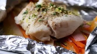 Минтай с картошкой, запеченный в фольге.