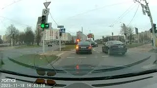 Мерседес наводит суету
