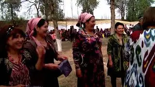 Ayollar arqon tortish musobaqasi. Amerikalik ayol qoyil qoldi. Navro'z bayrami milliy o'yinlari