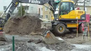 Volvo EW140C with a very skilled operator