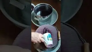 Процеживание через двойную марлю 2.
