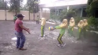 Guru Olah Raga Paling Gokil Sedunia