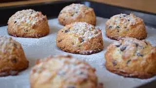 Quick and delicious coconut cookies with chocolate drops! Recipe #686