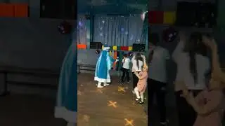 Танцы со снегурочкой