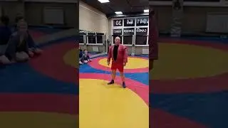Не получился борцовский ключ - не беда! Выйдем на ущемление икры предплечьем.