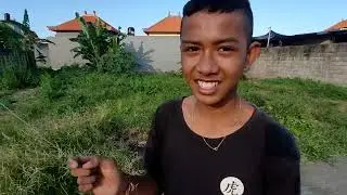 epic! menaikkan layangan bebean big size nyemplung di sawah