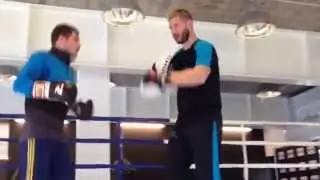 Денис Беринчик. Работа на лапах.