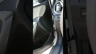 Санта фе 3 скрип двери.