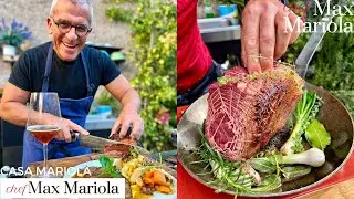 Roast meat and vegetables in the oven. Recipe for Christmas lunch by Chef Max Mariola.