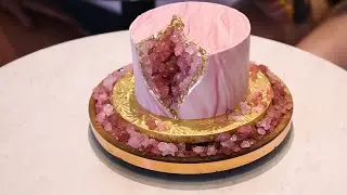 Bakery Makes Vageode Cakes