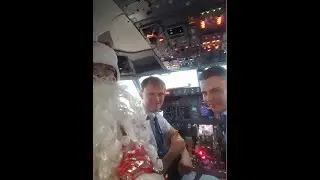 Дед Мороз поздравил пилотов 