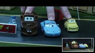 Lightning McQueen's Crash Scene | SIDE BY SIDE Toy Play | Pixar Cars with Subtitles