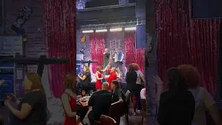 Отмечаем день рождения! А в итоге выживут только любовники 😉