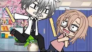 MON PROF DE MATHS MA ATTAQUER AVEC UN STYLO !! anecdotes gacha VF