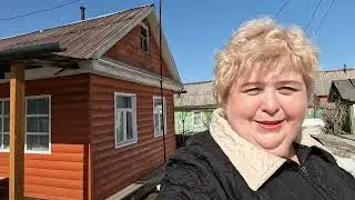 Даже сейчас на даче работы хватает. Садим первые цветы.