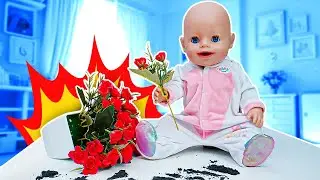 Emily the doll can't sleep and plays with flowers! 🌸 Videos with dolls for children