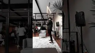 LÁZARO LIMA FAZENDO SOM DE SAX