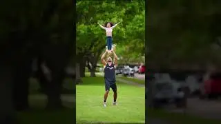 Юная акробатка