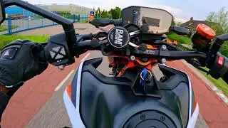 KTM Duke 890 R - Full Akrapovic System - Wheelies [4K]